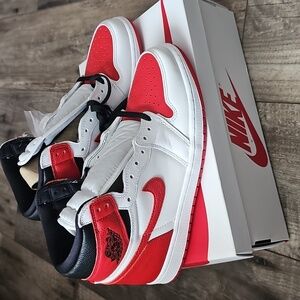 Jordan 1 Retro High OG Heritage Sneakers